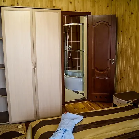 Hotel Pid Lisom Skhidnytsia