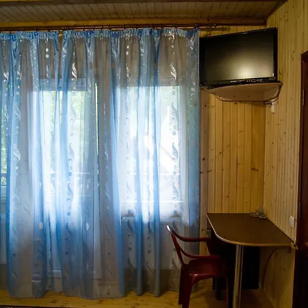 Pid Lisom Hotel Skhidnytsia