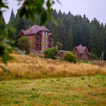 Hotel Pid Lisom Skhidnytsia